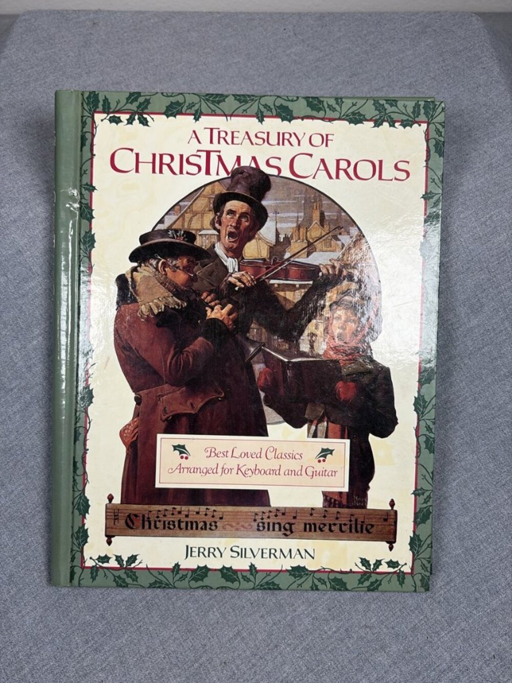 A Treasury of Christmas Carols Keyboard Guitar Jerry Silverman Book